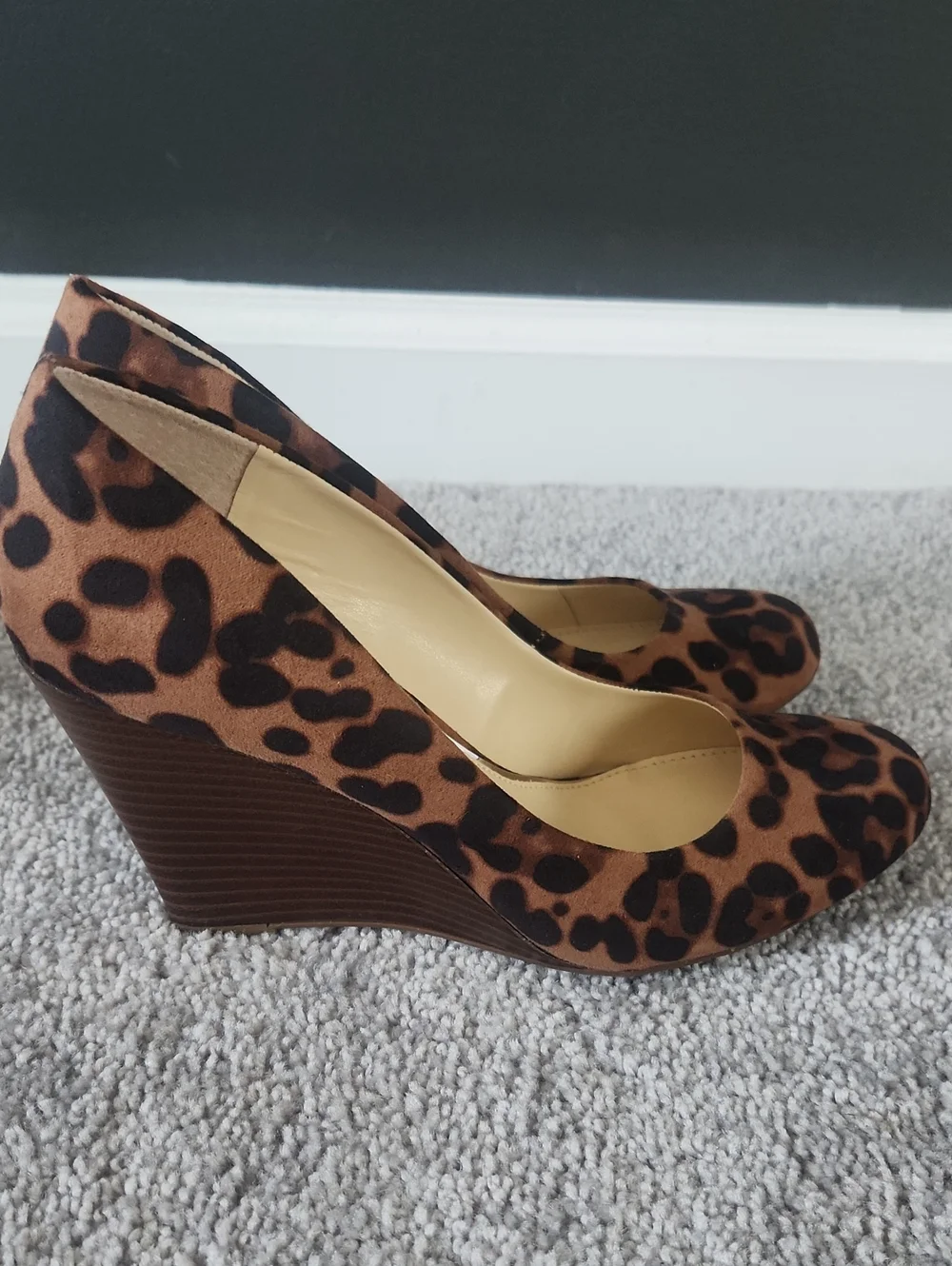 Jessica Simpson wedges animal print size 7